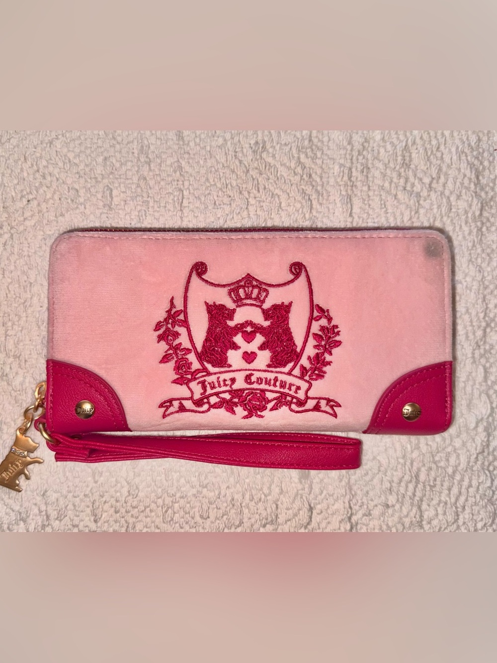Juicy Couture "New Love Chapter" Wristlet Wallet Clutch in Pink/Raspberry